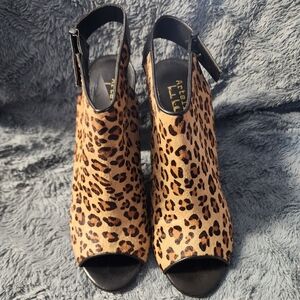 LEATHER HEELS LEOPARD SIZE 9 SLING BACK OPEN TOE BLACK HEEL
